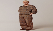 Burberry 呈献夏日风采设计