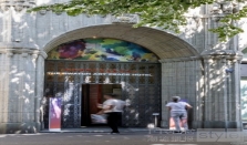 瑞士斯沃琪于 2025 年 ZURICH ART WEEKEND 致敬创意力量