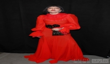 Lady Gaga身着McQueen 2025秋冬系列亮相iHeart Radio音乐盛典